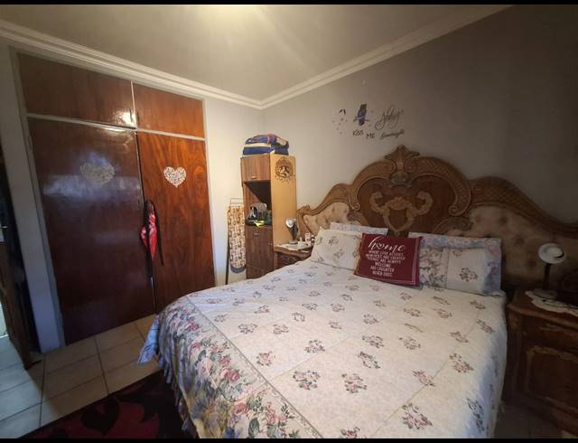 2 BEDROOM FLAT FOR SALE IN VANDERBIJLPARK CW 3